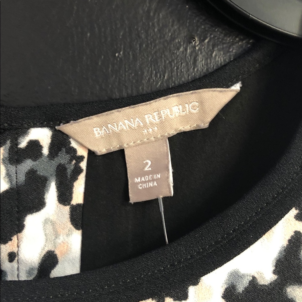 Banana Republic Black Shift Dress with Cream and Peach Abstract Panel - Picture 3 of 3